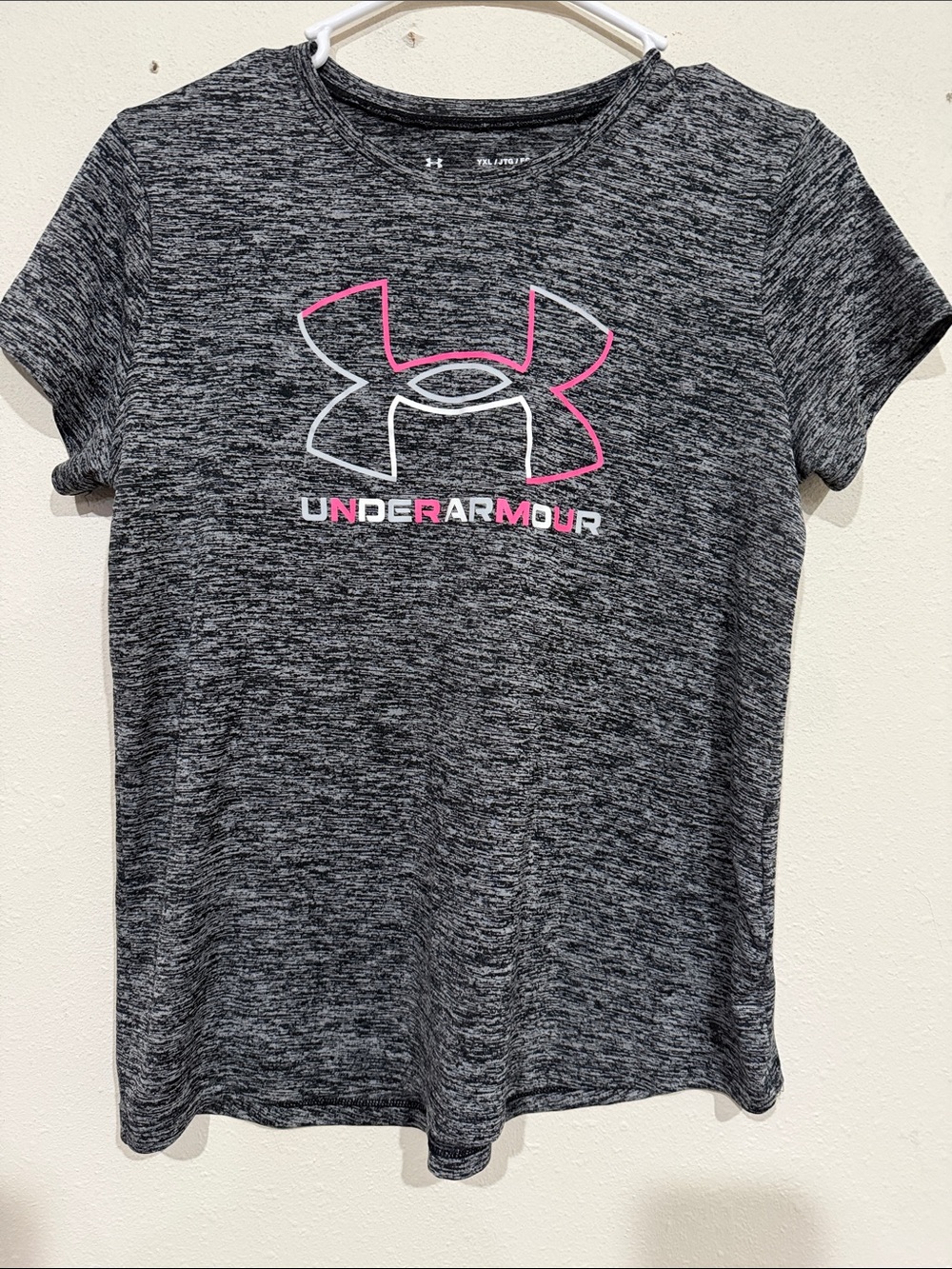Girls YXL under Armour Tshirt